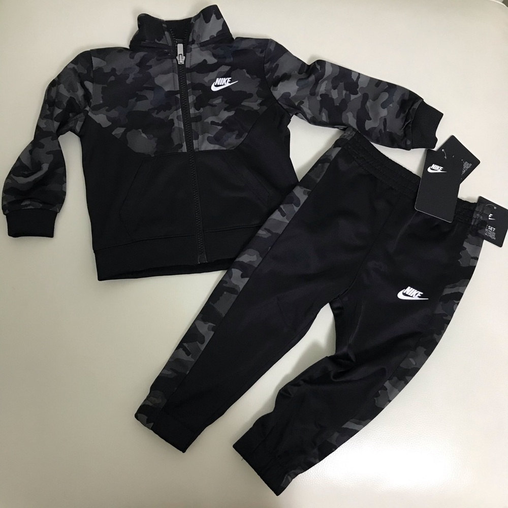 Nike camo active pants top set 2023